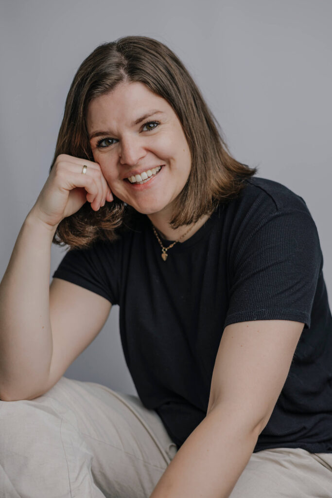 Fotografin Hanna Stoeber in ihrem Atelier in Freising